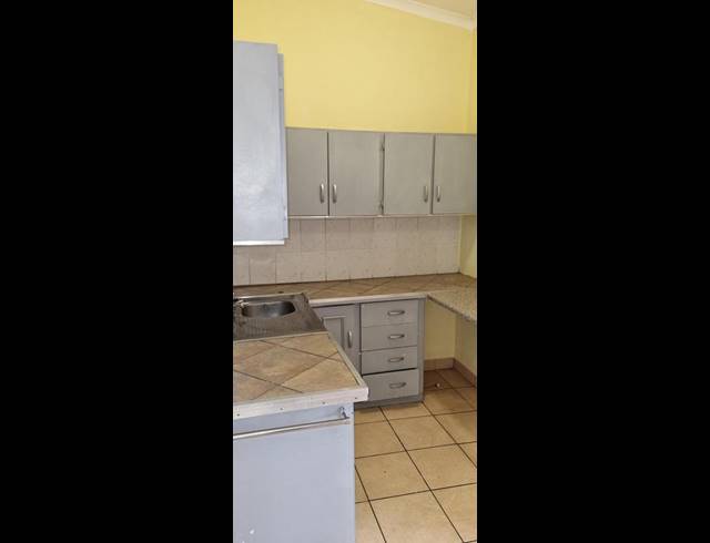 2 BEDROOM APARTMENT FOR SALE IN HIBBERDENE